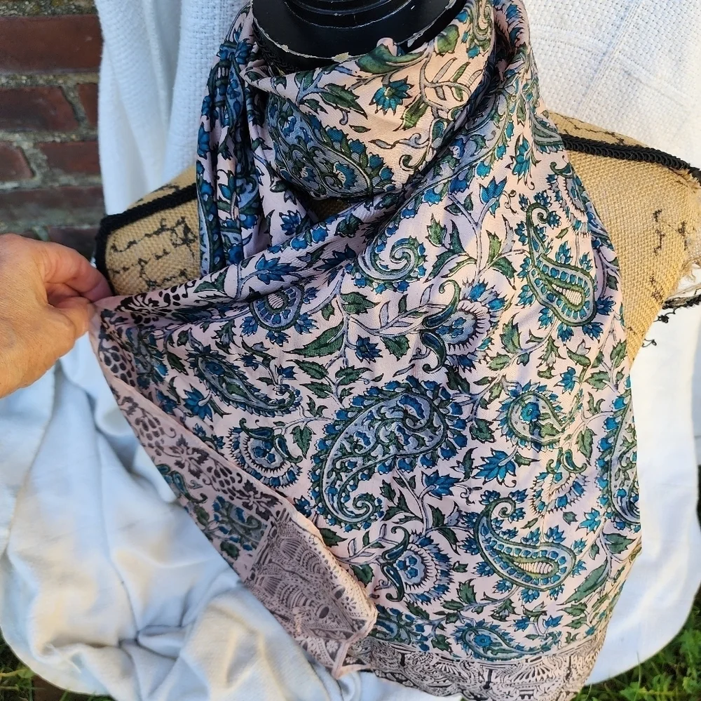 Vintage Majelli Silk Paisley‎ Scarf